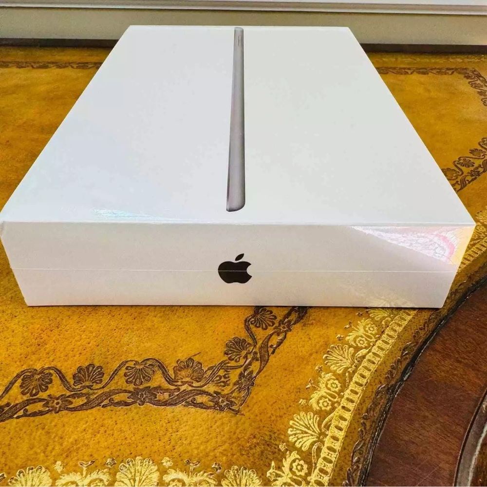Apple IPad 7th Generation Wi-Fi 32GB Space Gray New and Sealed
